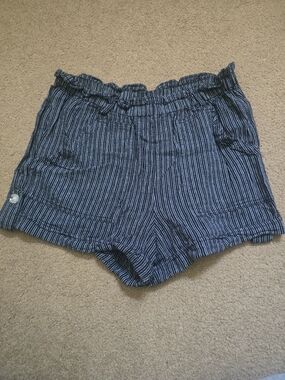 Womens Black And White Stripe Elastic Waist Shorts